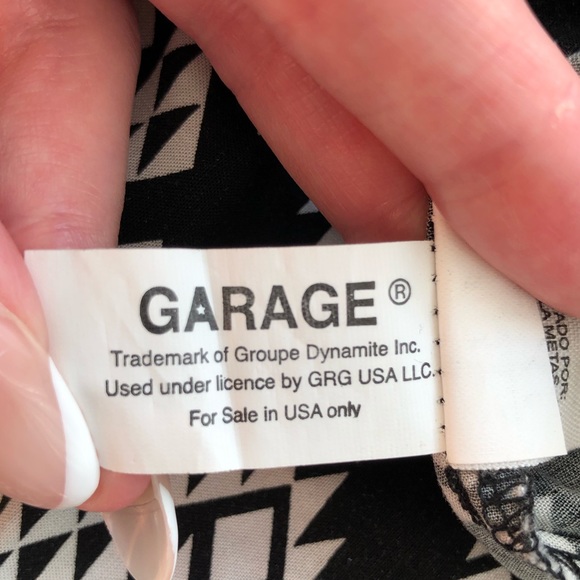 5/$20 Slightly cropped tank top with low, strappy back, XS - Picture 5 of 6